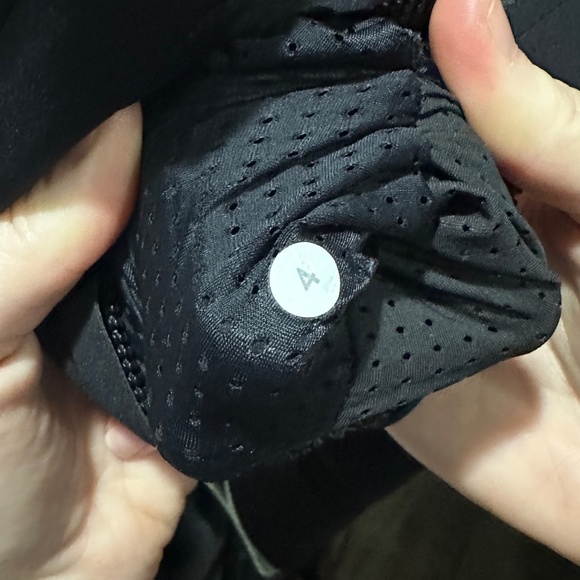 Black Lululemon Luxtreme Run Crop Mesh Ribbon Lattice Side, Size 4 - Picture 4 of 5